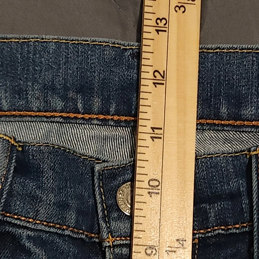 Levis levi 513